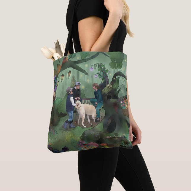 The secret tote bag (Close Up)