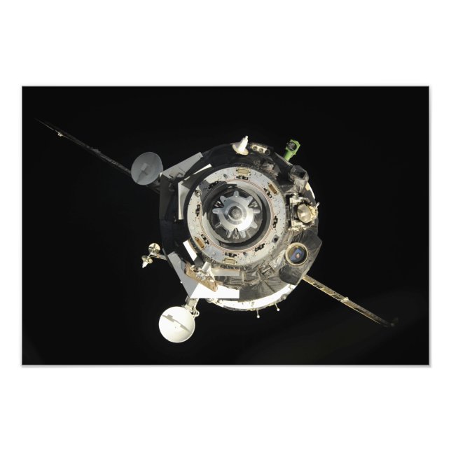 The Soyuz TMA-17 spacecraft Photo Print (Front)