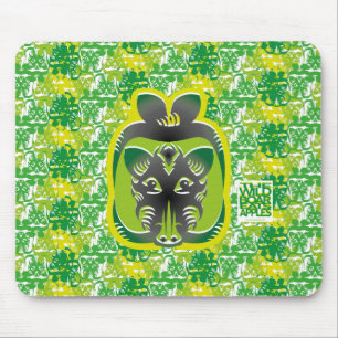 THE WILD BOAR EATS APPLES BY MASANSER MOUSE PAD