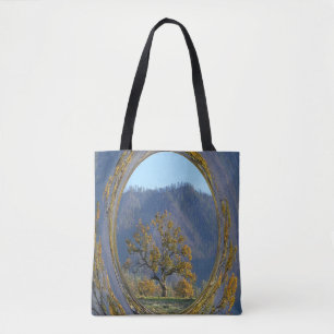 Thee old oak tree.... tote bag