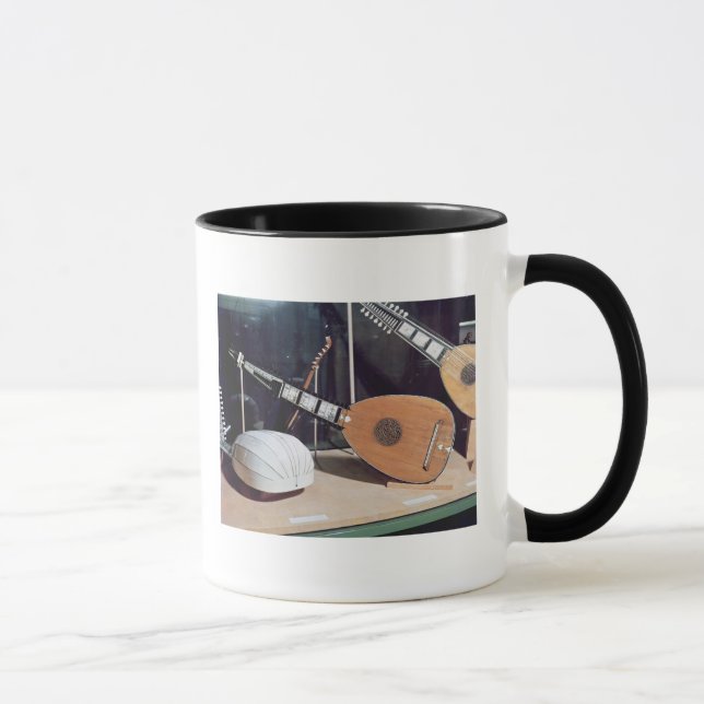 Theorbo, 1637 mug (Right)