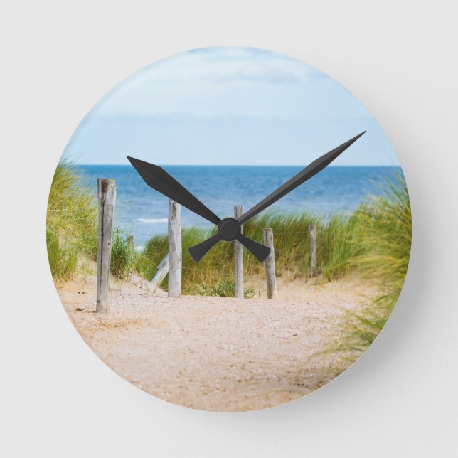 Thin, Sea, Fence Round Clock (Front)