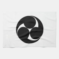Three clockwise swirls (Jinuki)