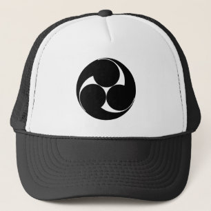 Three clockwise swirls (Sugaki) Trucker Hat