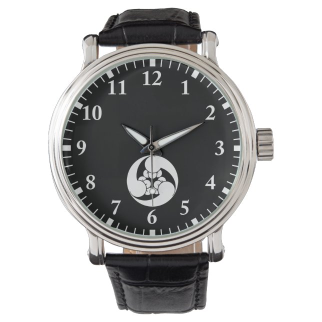 Three counterclockwise clove swirls watch (Front)