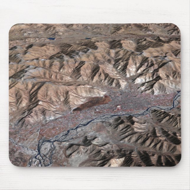 Three-dimensional view of the landscape mouse pad (Front)
