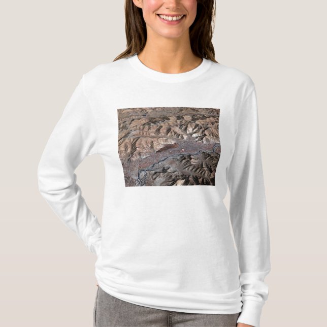 Three-dimensional view of the landscape T-Shirt (Front)