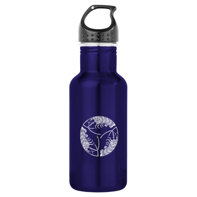 Three head-to tail spiny lobsters 532 ml water bottle (Front)