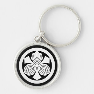 Three oak leaves with swords in circle key ring