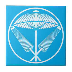 Three umbrellas in a threadlike ring tile
