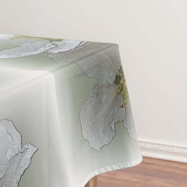 three white flowers tablecloth (In Situ)