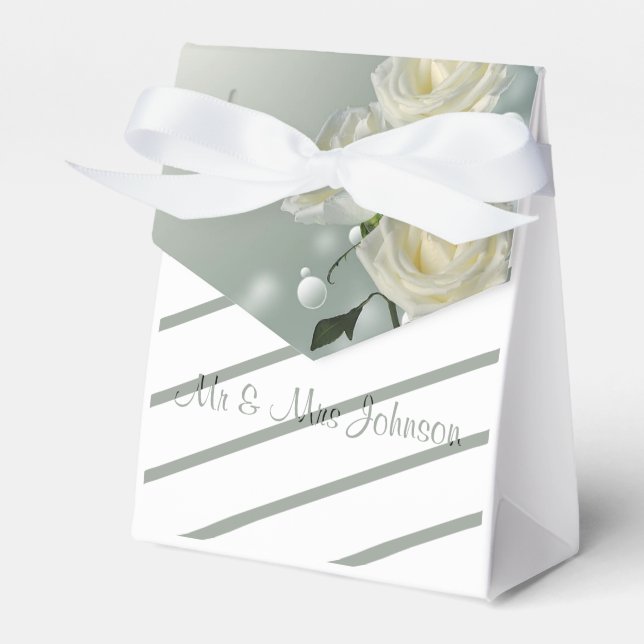Three White Roses/Gold Trim Favour Box (Front Side)