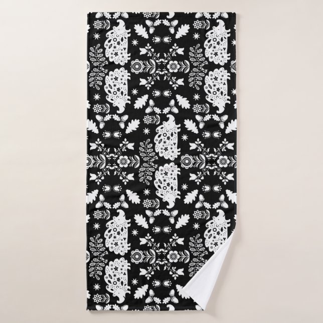 Throw Pillow Bath Towel (Bath Towel)