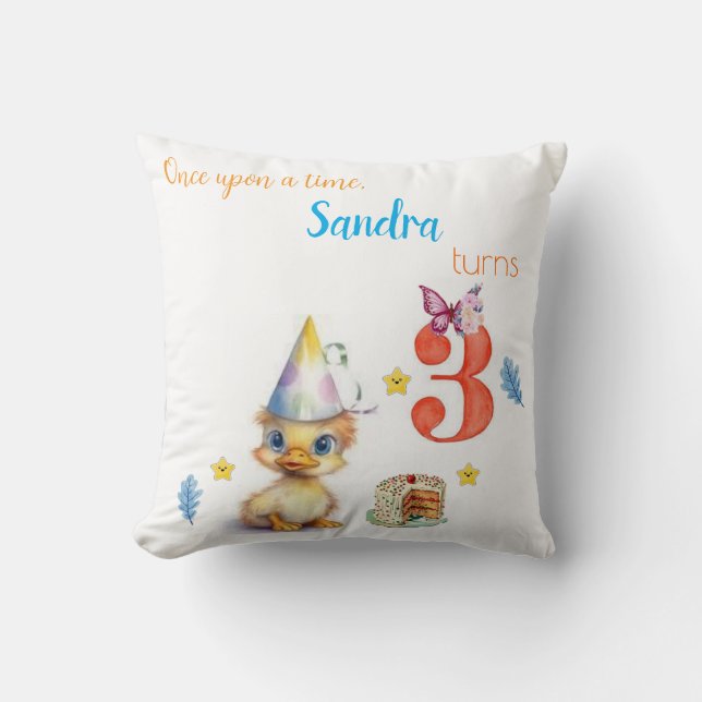 Throw Pillow Cute Chick Cake (Front)