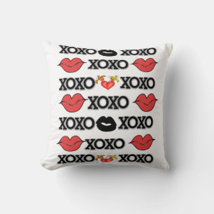 Throw Pillow Valentine's Day Xoxo