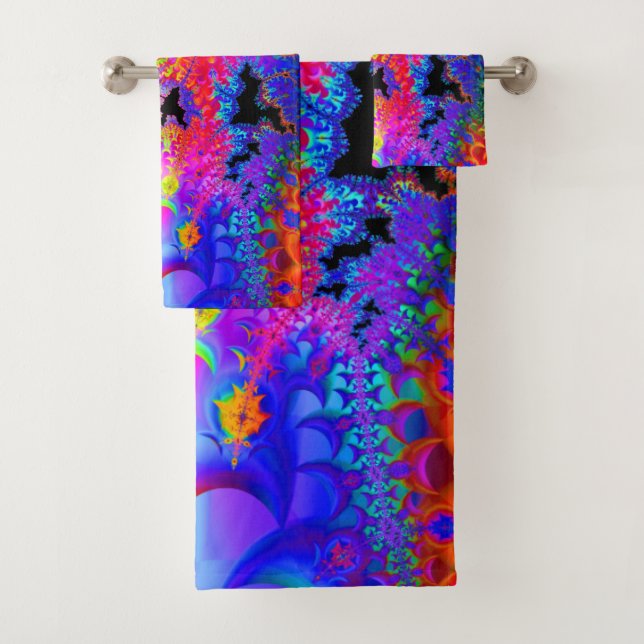 Tie Dye Fractal Bath Towel Set (Insitu)