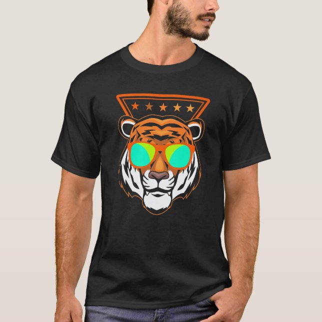Tiger Whisperer Wildlife Animal Zoo Zookeeper T-Shirt (Front)