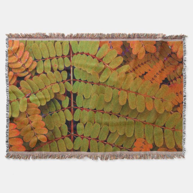 Tiny Leaves Pattern Throw Blanket (Front)