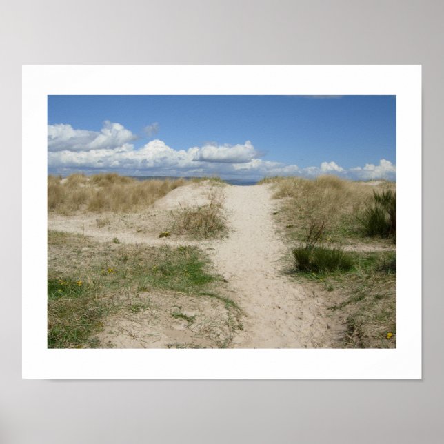 To the Beach at Nairn  Poster (Front)