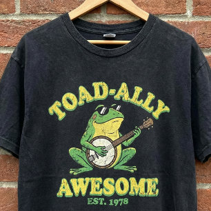 Toad-Ally Awesome Frog Playing Banjo Vintage Retro T-Shirt