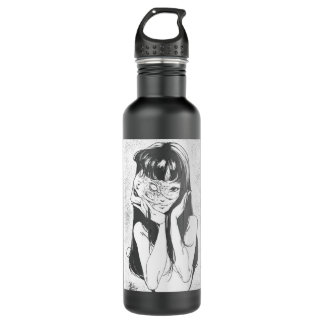 Tomie (Changeable background!) Junji Ito Classic 710 Ml Water Bottle