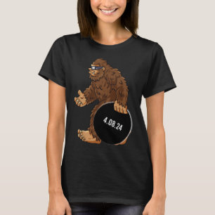 Total Solar Eclipse 04.08.2024 Bigfoot Fun Boys Gi T-Shirt