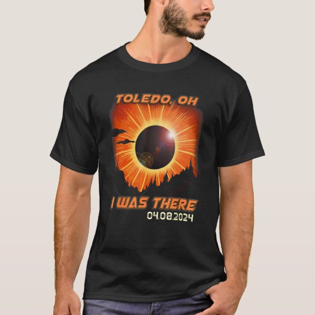 Total Solar Eclipse Mountain Hiking Toledo Ohio OH T-Shirt (Front)