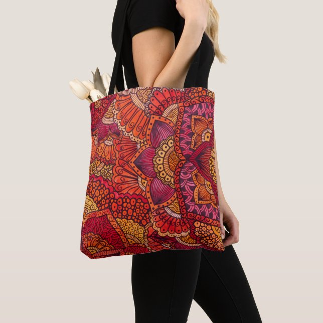Tote bag pattern mehndi mandala orange (Close Up)