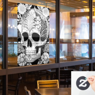 Totenkopf mit Ornamenten