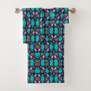Towel and washcloth set featuring a vibrant floral