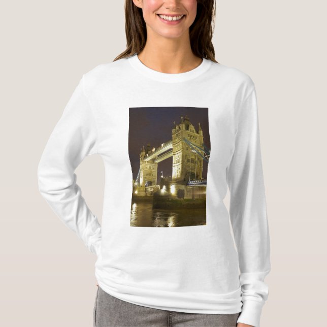 Tower Bridge and River Thames at dusk, London, T-Shirt (Front)