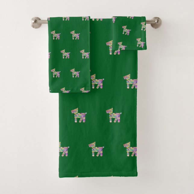 Toy Dog Dk Green   Bath Towel Set (Insitu)