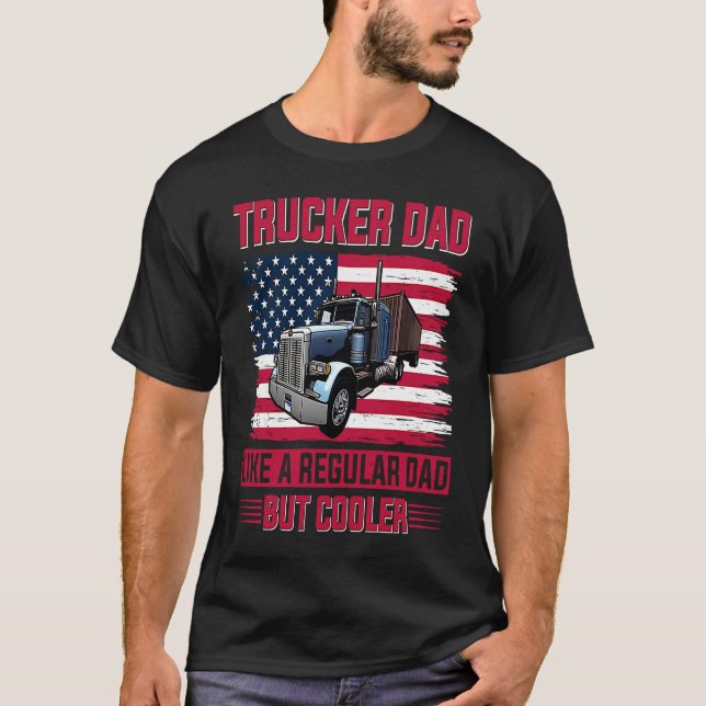 Tracker Dad US American Flag Distress Theme Novelt T-Shirt (Front)