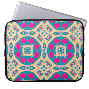 Traditional drawing. Repeat Peruvian Patchwork. Ti Laptop Sleeve