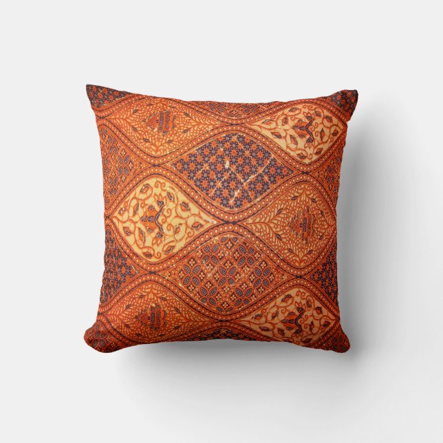 Traditional Pattern Throw Pillow (Front)
