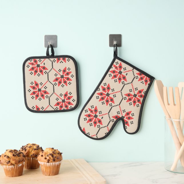 Traditional Ukrainian Embroidered Oven Mitts & Pot Oven Mitt & Pot Holder Set (Insitu(Hanging))