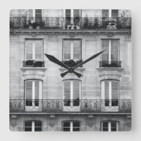 Travel | Black and White Vintage Building In Paris