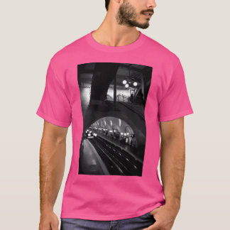 Travel Bw - Paris Cite Metro Station T-Shirt