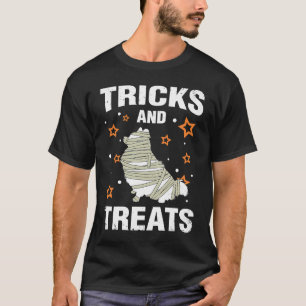 Treats & Tricks Pomerian Halloween Mummy Costume T-Shirt