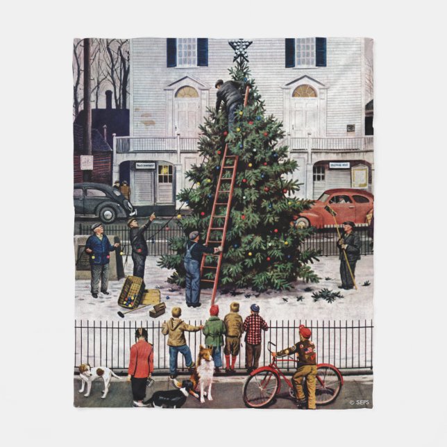 Tree in Town Square Fleece Blanket (Front)