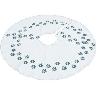 Tree skirt - paw prints in fresh snow