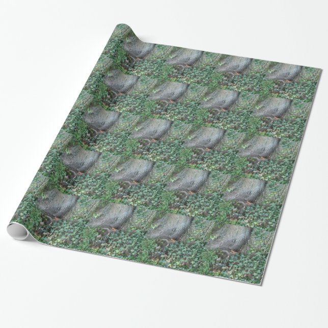 Tree trunk and ivy in forest wrapping paper (Unrolled)
