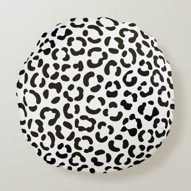 Trendy Black and White Leopard Print Pattern Round Cushion (Front)
