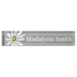 Trendy Daisy with grey and yellow Nameplate