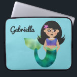 Trendy Faux Foil Latino Mermaid Personalised Kids Laptop Sleeve<br><div class="desc">Trendy Faux Foil Latino Mermaid Personalised Kids Laptop Case. Pretty blue background like the ocean. Adorable little mermaid with faux foil green tail, purple tank top and purple and pink starfish in her dark black hair. Personalise with name in pretty script. Edit to change font choices. Coordinating mermaid, merman, and...</div>