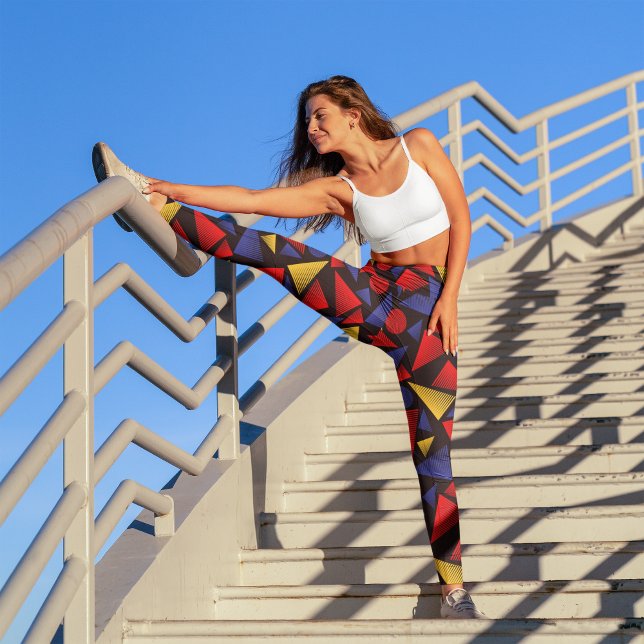 Trendy Geo Triangles Capri Leggings (Creator Uploaded)
