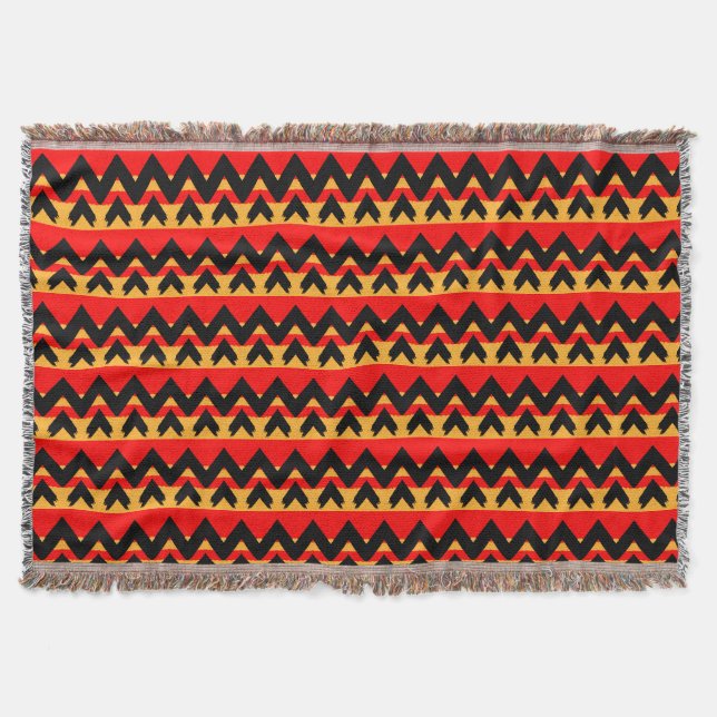Trendy Zigzag Throw Blanket (Front)