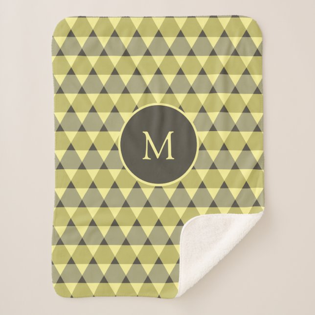 Triangles Pattern Sherpa Blanket (Front)