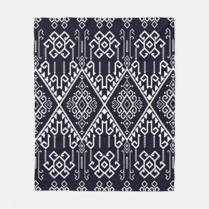 Tribal ethnic seamless pattern fleece blanket