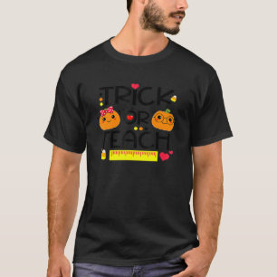 Trick Or Teach Funny Teacher Halloween Pumpkin Cos T-Shirt